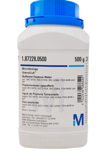 Água peptonada tamponada, granulada Merck. Rendimento de 25,5g/L, apresentação frasco de 500g.