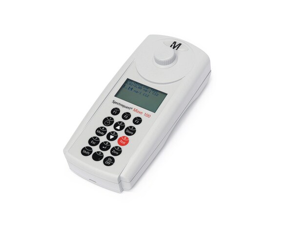 Revolucione a An&aacute;lise de &Aacute;gua em Campo com o Color&iacute;metro Port&aacute;til Spectroquant&reg; Move 100 da Merck